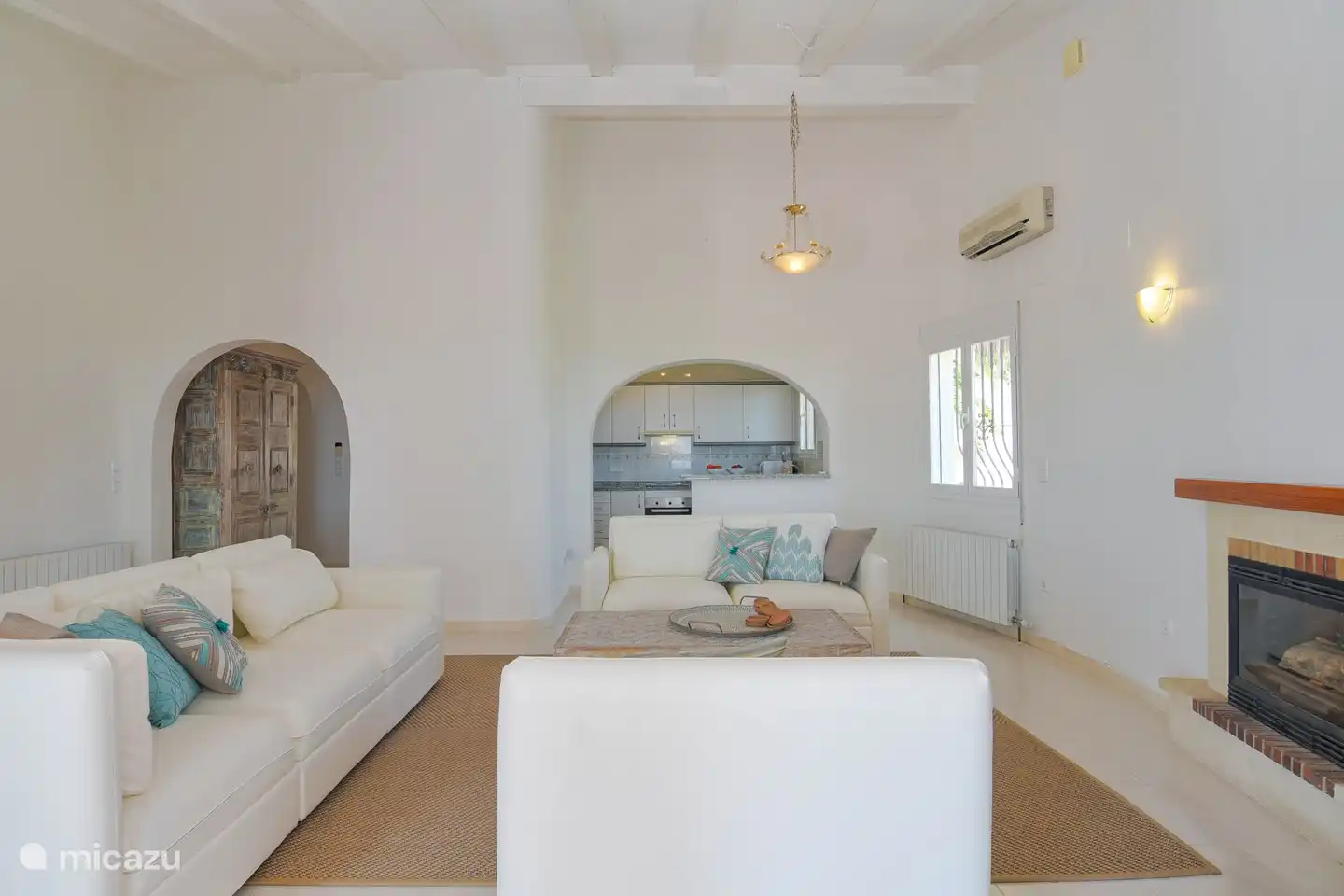 Le séjour avec cuisine ouverte !