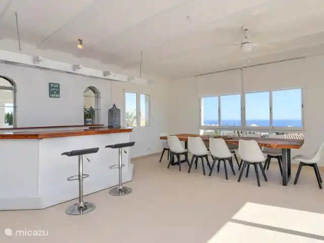 Villa La Perla MORAIRA | Espagne, Costa Blanca, Cumbre del Sol - villa La salle à manger avec vue sur la piscine et la mer !