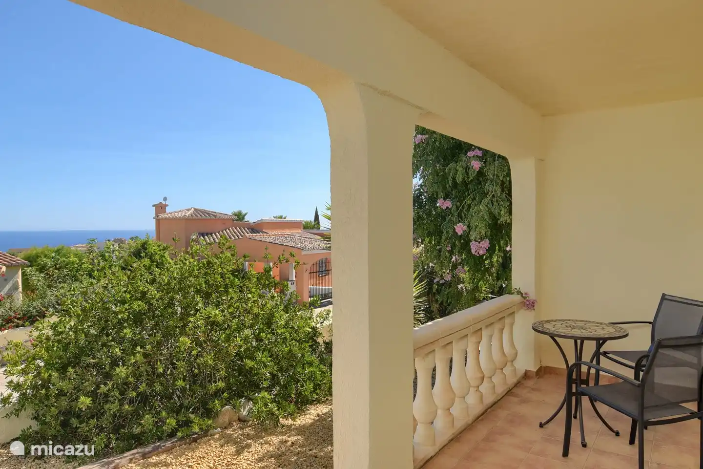 la vue depuis la chambre 5, avec entrée indépendante et terrasse