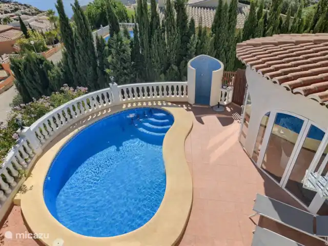 Villa La Perla MORAIRA | Espagne, Costa Blanca, Cumbre del Sol - villa Vue piscine depuis la terrasse sur le toit