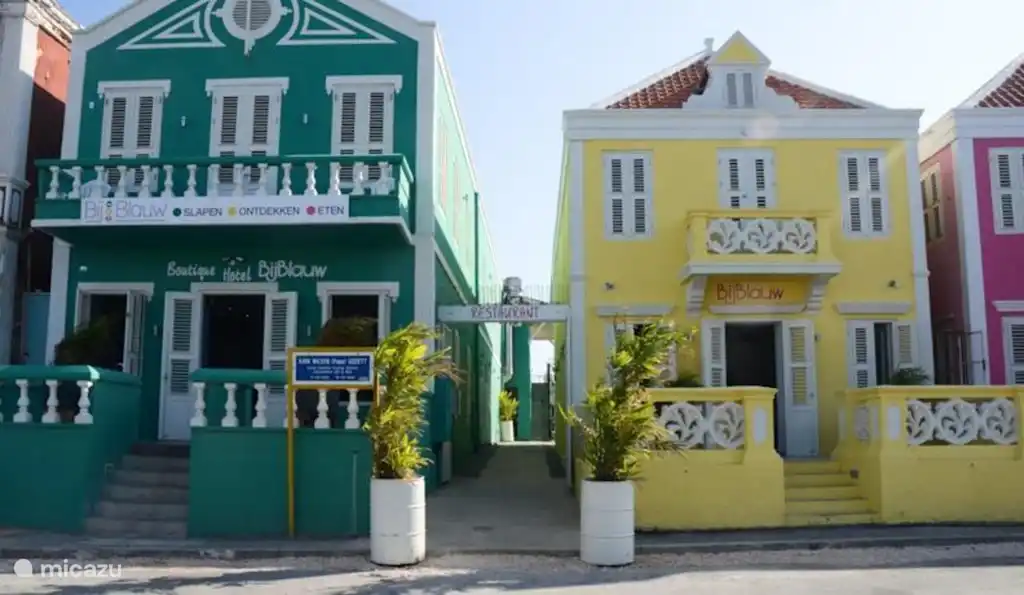 Seaside restaurants in trendy Pietermaai district, downtown Willemstad