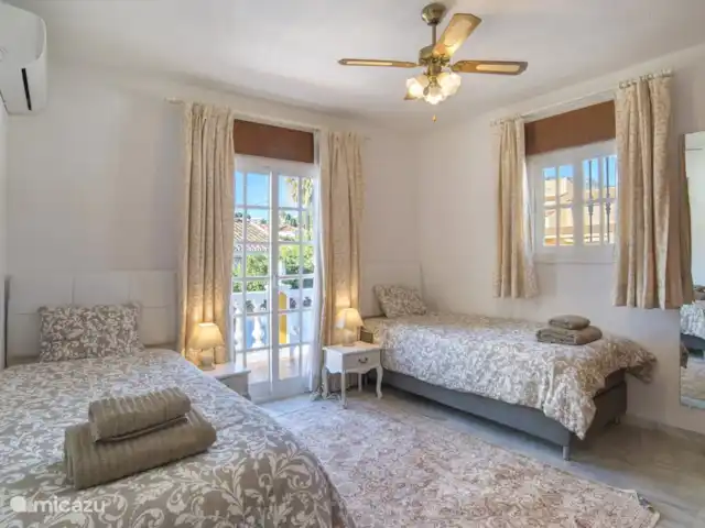 Piscina climatizada+jacuzzi+playa en España, Costa del Sol, Benalmádena - villa Dormitorio 4 en el 1er piso