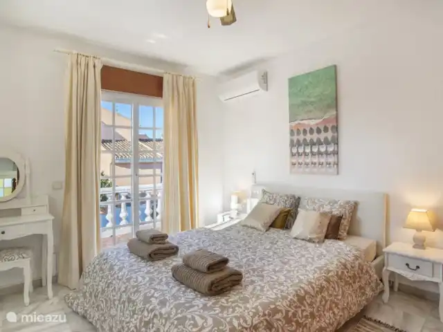 Piscina climatizada+jacuzzi+playa en España, Costa del Sol, Benalmádena - villa Dormitorio 2 en el 1er piso