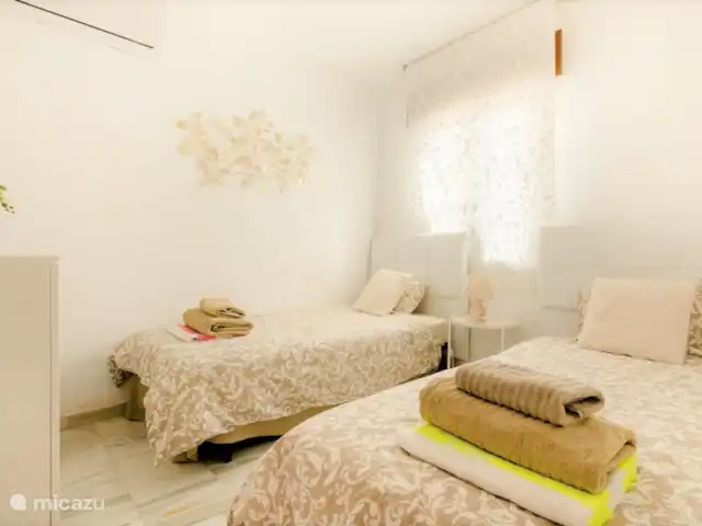 Piscina climatizada+jacuzzi+playa en España, Costa del Sol, Benalmádena - villa Dormitorio 5 en la planta baja