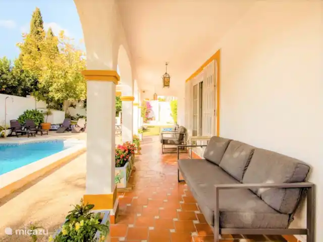 Piscina climatizada+jacuzzi+playa en España, Costa del Sol, Benalmádena - villa Terraza de la piscina