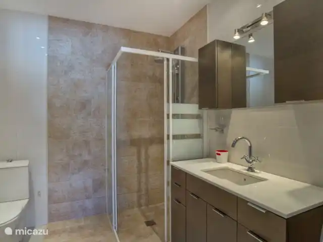 Piscina climatizada+jacuzzi+playa en España, Costa del Sol, Benalmádena - villa Baño en suite 3 en la 1ª planta