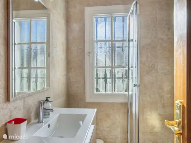 Piscina climatizada+jacuzzi+playa en España, Costa del Sol, Benalmádena - villa baño en suite 4 en la planta baja