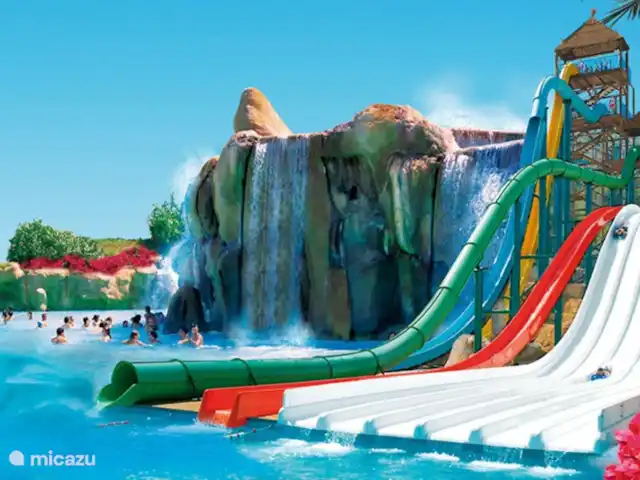 Piscina climatizada+jacuzzi+playa en España, Costa del Sol, Benalmádena - villa acualandia