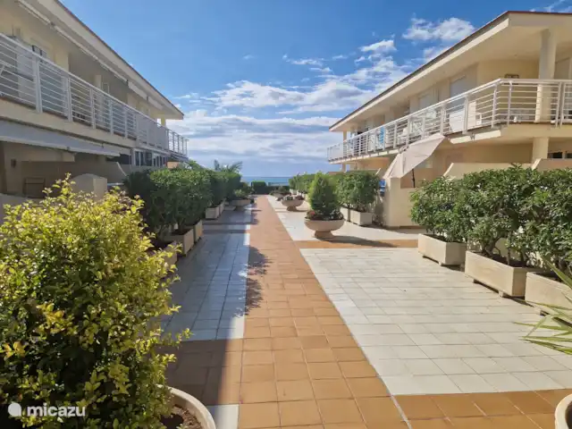 Casa Pescador 'Gonzales 71' en España, Costa del Azahar, Vinaroz - apartamento El hermoso diseño del parque le brinda la mejor sensación de vacaciones. Todo el parque está cercado, lo que se siente agradable y seguro.
