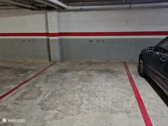 Casa Pescador 'Gonzales 71' en España, Costa del Azahar, Vinaroz - apartamento Puede aparcar su coche en el garaje de la planta baja, el apartamento tiene 1 plaza de aparcamiento disponible debajo del complejo.  También se puede aparcar de forma gratuita frente al complejo.