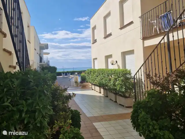 Casa Pescador 'Gonzales 71' en España, Costa del Azahar, Vinaroz - apartamento El complejo de Cala Gonzales es muy verde y está bien ajardinado con todo tipo de vistas.