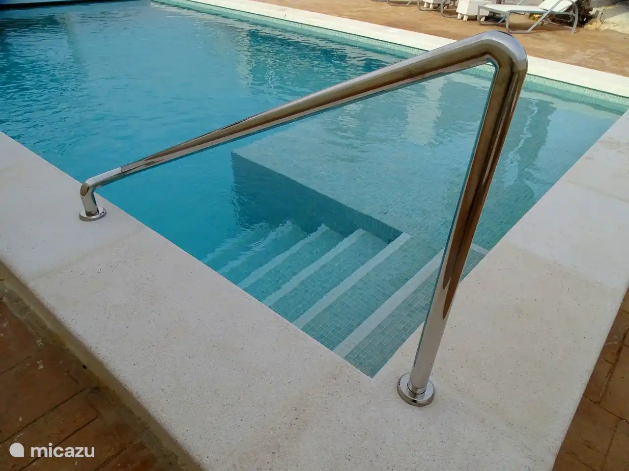 Leichter Einstieg ins Becken