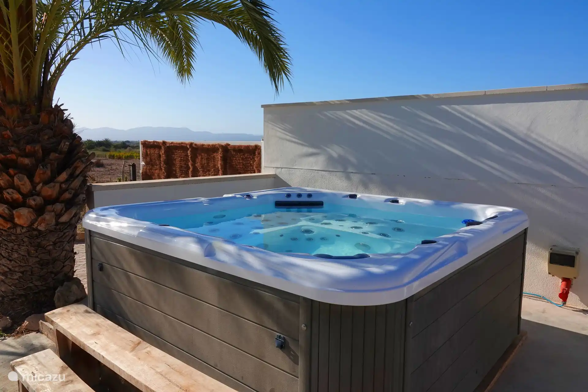 Whirlpool mit Bergblick