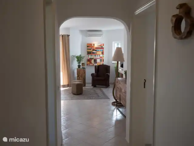 Maison dans un endroit calme sur le Golfe | Portugal, Algarve, Albufeira - appartement Hall avec vue sur votre jolie chaise berçante :)