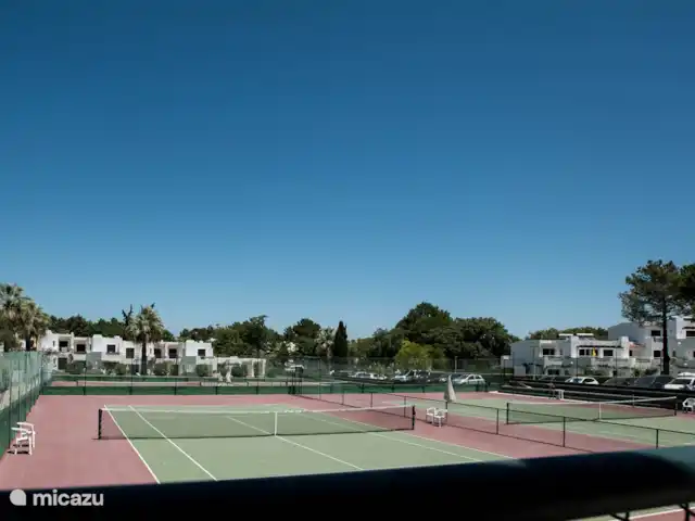 Maison dans un endroit calme sur le Golfe | Portugal, Algarve, Albufeira - appartement 4 courts de tennis avec école de tennis