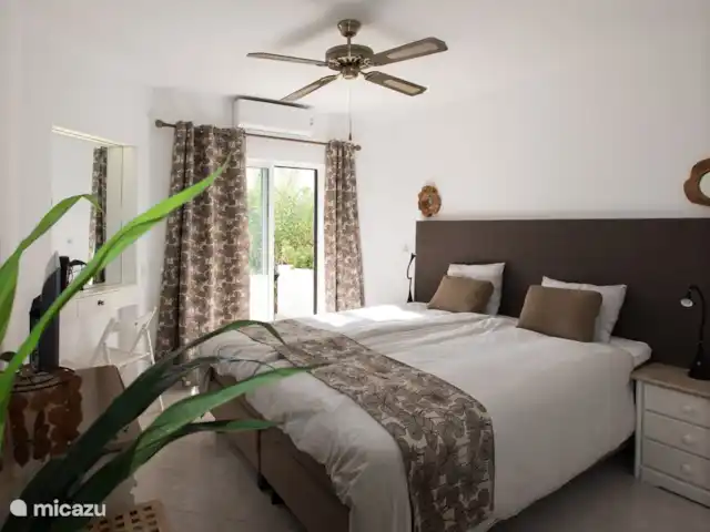 Maison dans un endroit calme sur le Golfe | Portugal, Algarve, Albufeira - appartement Chambre entièrement rénovée avec lit double et salle de bain attenante