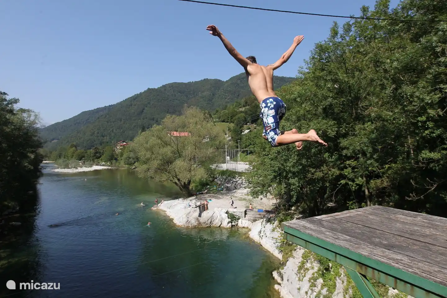 Tauchen im Fluss Idrijca