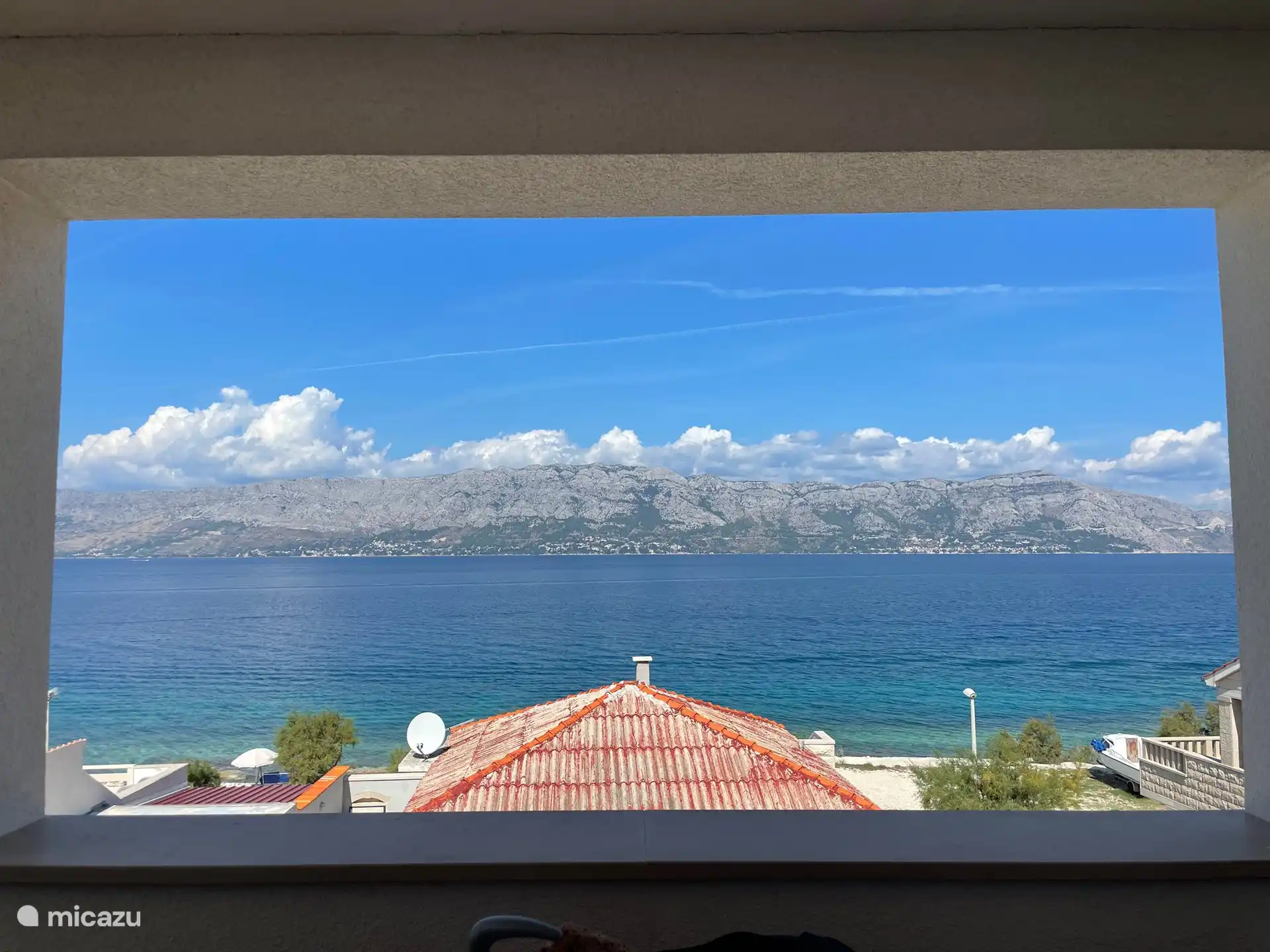 Blick vom überdachten Balkon