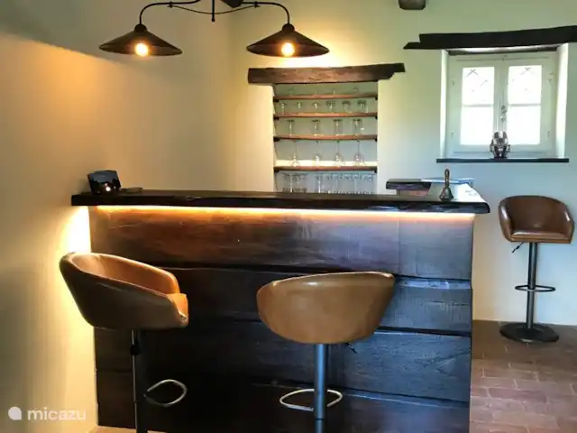 Casa delle Fragole | Italie, Toscane, Cortona - villa Un bar cosy avec cave à vin