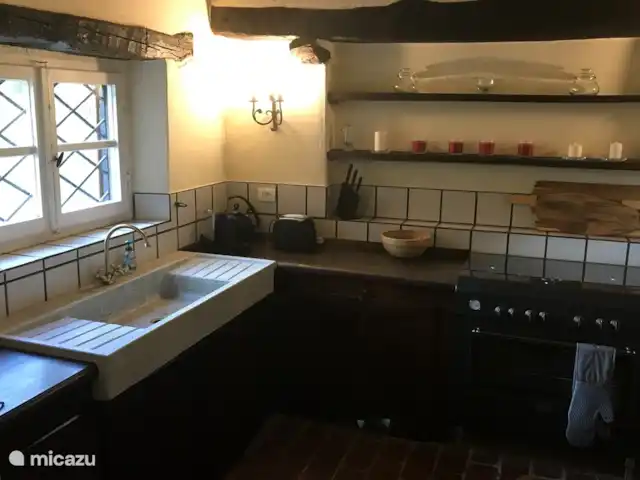 Casa delle Fragole | Italie, Toscane, Cortona - villa Une spacieuse cuisine rénovée entièrement équipée