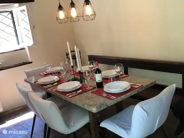 Casa delle Fragole | Italie, Toscane, Cortona - villa Une salle à manger spacieuse pour des dîners cosy