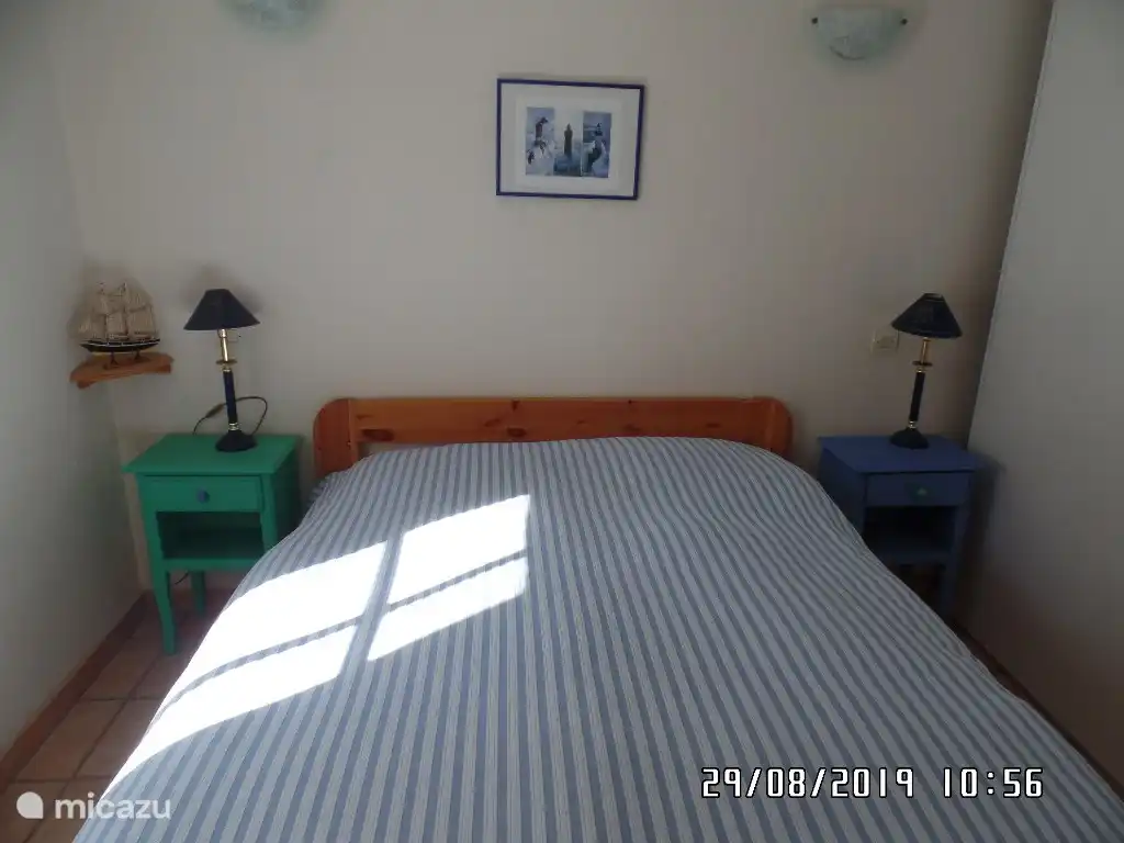 Binnenaanzicht van de slaapkamer, alle bedden zijn voorzien van nieuwe matrassen in 2020