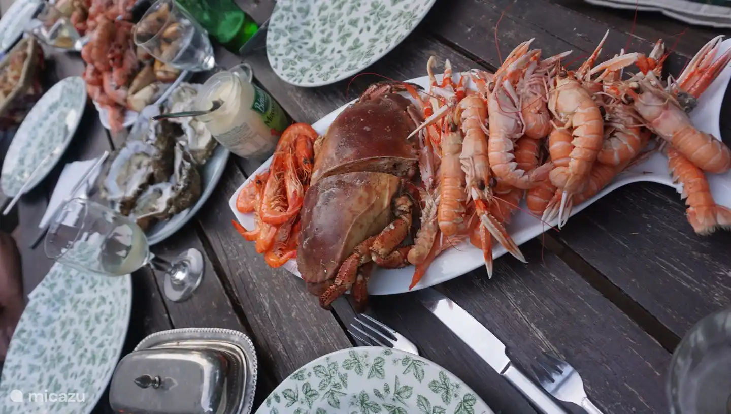 Dineer als de goden in Frankrijk! Fruit de la Mer ...
Zo lekker dat je ze niet zo snel ergens anders krijgt. Gewoon een genot en dat tegen betaalbare prijzen. Het aanbod van de plaatselijke supermarkt zal je verbazen!