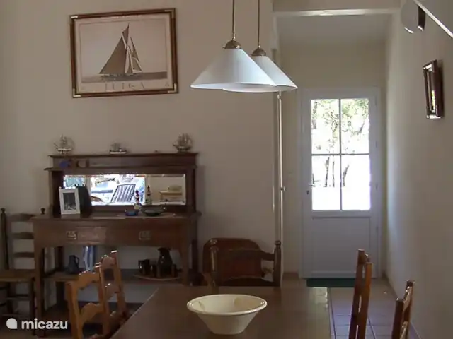 Maison Lavande | France, Vendée, La Tranche-sur-Mer - maison de vacances C'est la vue de la cuisine à l'entrée.
