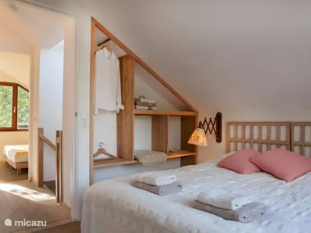 Location de Vacances Pays-Bas, Hollande du Nord, Schoorl, maison de vacances - Ecole Ecolodge de Parel De là, vous pouvez voir les deux chambres et le hall avec deux salles de bains.