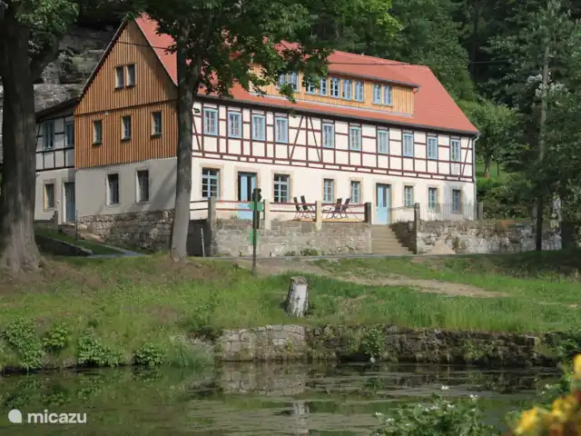Felsenkeller Bilatal Rosengarten en Alemania, Sajonia, Rosenthal-Bielatal - apartamento Felsenkeller Bielatal con estanque