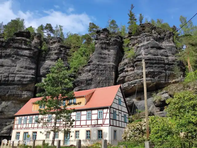 Felsenkeller Bilatal Rosengarten en Alemania, Sajonia, Rosenthal-Bielatal - apartamento Felsenkeller Bielatal visto desde la calle