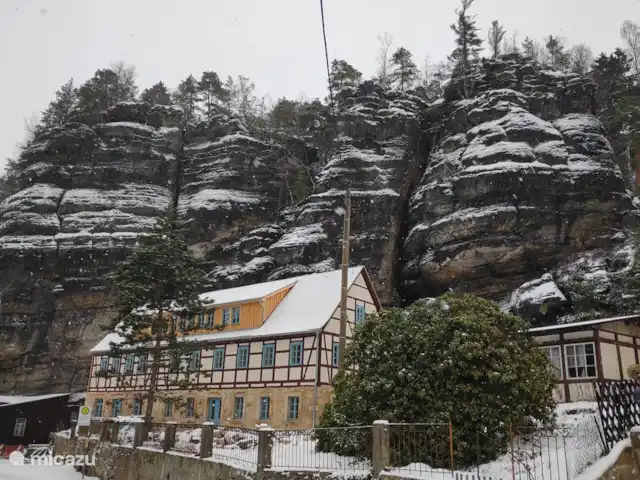 Felsenkeller Bilatal Rosengarten en Alemania, Sajonia, Rosenthal-Bielatal - apartamento Felsenkeller Bielatal en invierno