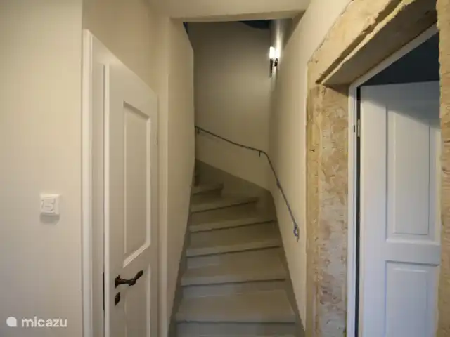 Felsenkeller Bielatal Johanniswacht en Alemania, Sajonia, Rosenthal-Bielatal - apartamento Sube las escaleras hasta el baño y dos dormitorios.