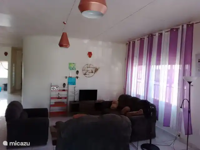 Woning:  VillaParK  -  INDIRA huren in Suriname, Paramaribo, Paramaribo - vakantiehuis Riante Living