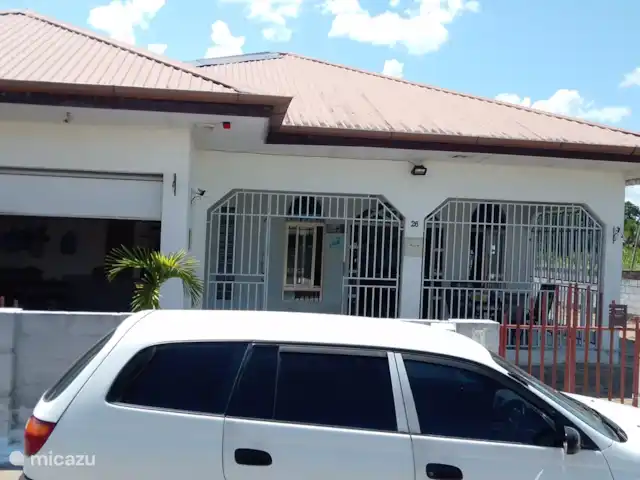 Woning:  VillaParK  -  INDIRA huren in Suriname, Paramaribo, Paramaribo - vakantiehuis Ruime terras 35m