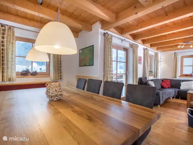 Location de Vacances Autriche, Salzburgerland, Wald Im Pinzgau, chalet - Chalet Waldblick La salle à manger très spacieuse typiquement autrichienne.