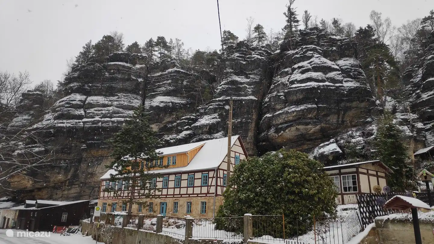 Felsenkeller Bielatal im Winter