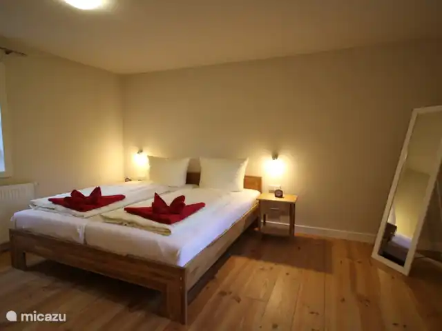 Felsenkeller Bielatal Sachsenstein | Allemagne, Saxe, Rosenthal-Bielatal - appartement La première chambre avec un espace pour un lit bébé