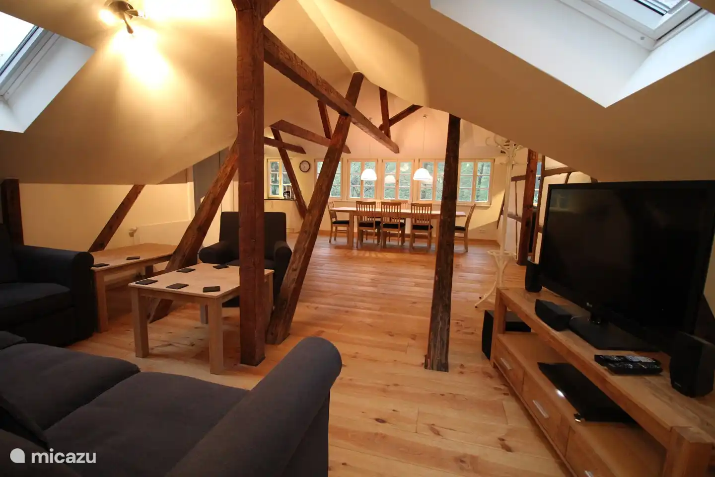  Wohnzimmer Überblick