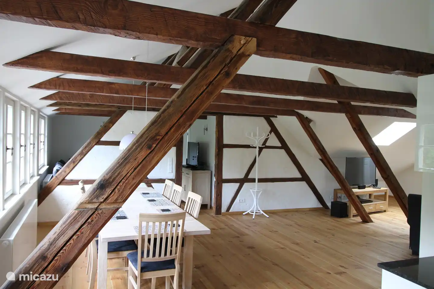 Essbereich von der Küche aus gesehen