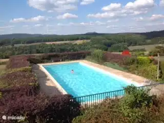 Zwembad bij vakantiehuis