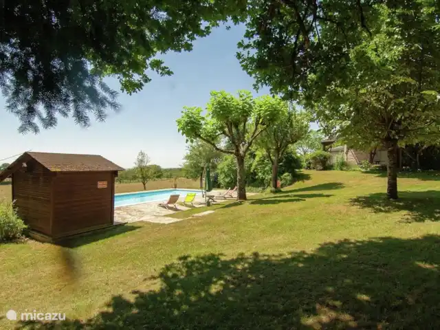 La Grange Imperiale en Francia, Dordoña, Salagnac - casa vacacional jardín