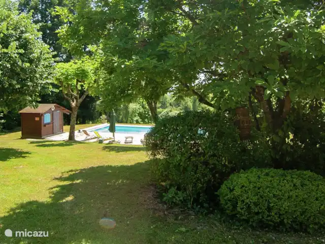 La Grange Imperiale en Francia, Dordoña, Salagnac - casa vacacional jardín