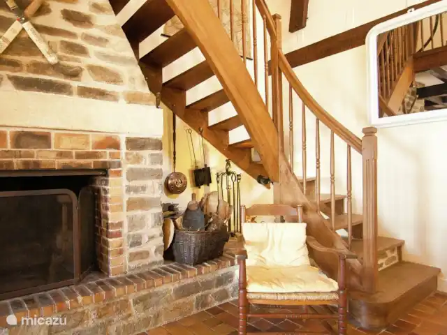 La Grange Imperiale en Francia, Dordoña, Salagnac - casa vacacional escaleras arriba