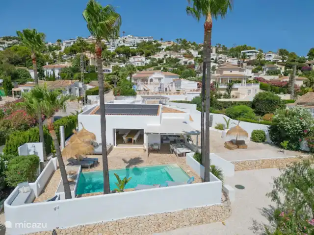 Villa Amigi en España, Costa Blanca, Moraira - villa Piscina privada con ducha exterior.