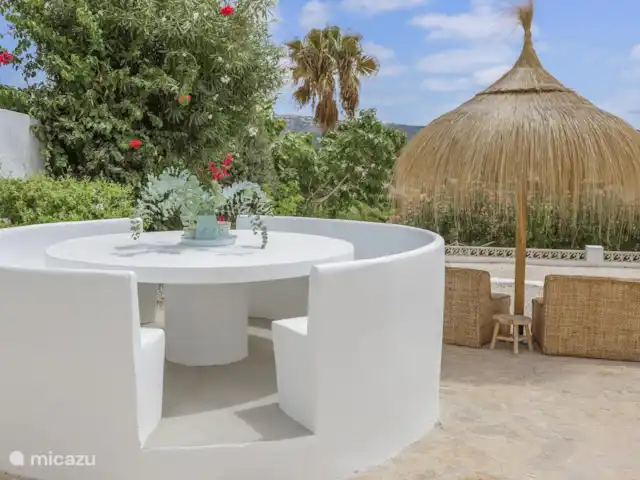 Villa Amigi en España, Costa Blanca, Moraira - villa Terraza de estilo ibicenco con 2 tumbonas/asientos