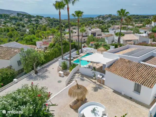 Villa Amigi en España, Costa Blanca, Moraira - villa Vista aérea de la villa con vista al mar