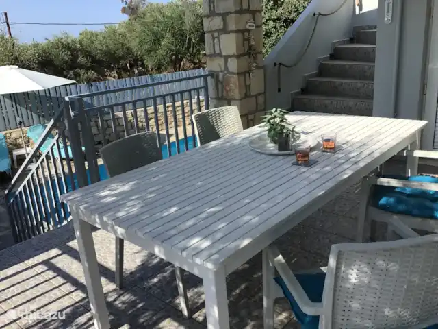 Villa Yavoni, met privé zwembad  huren in Griekenland, Kreta, Loutra - villa Grote tafel met voldoende zitplaatsen op het terras.