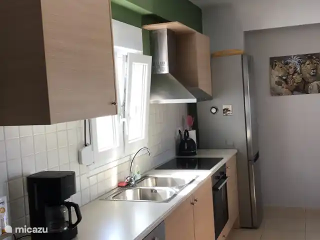 Villa Yavoni, met privé zwembad  huren in Griekenland, Kreta, Loutra - villa Volledig ingerichte keuken, voorzien van vaatwasser, oven, elektrische kookplaat,afzuigkap en grote koel/vrieskast.