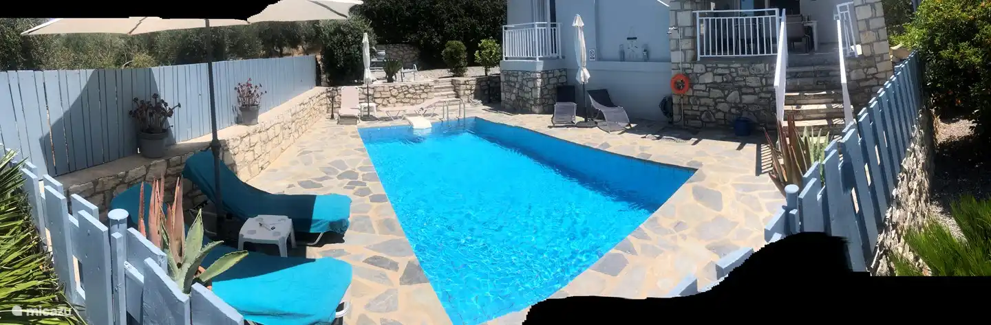Swimming pool completely in the sun